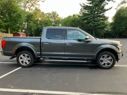 Used 2018 Ford F150 Lariat w/ Equipment Group 502A Luxury AWD/4WD image 2