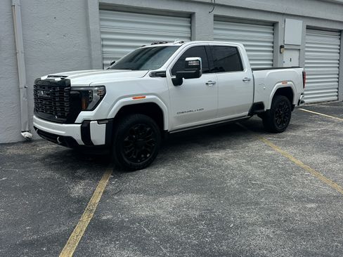 Used 2025 GMC Sierra 2500 Denali Ultimate AWD/4WD image 22