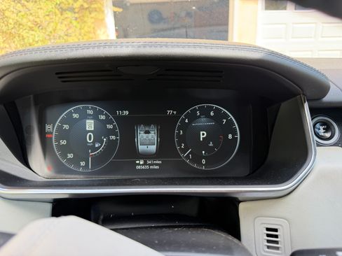 Used 2017 Land Rover Range Rover Supercharged AWD/4WD image 18