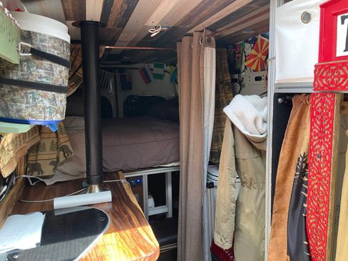 Used 2018 Ford Transit 250 148 High Roof Extended image 14