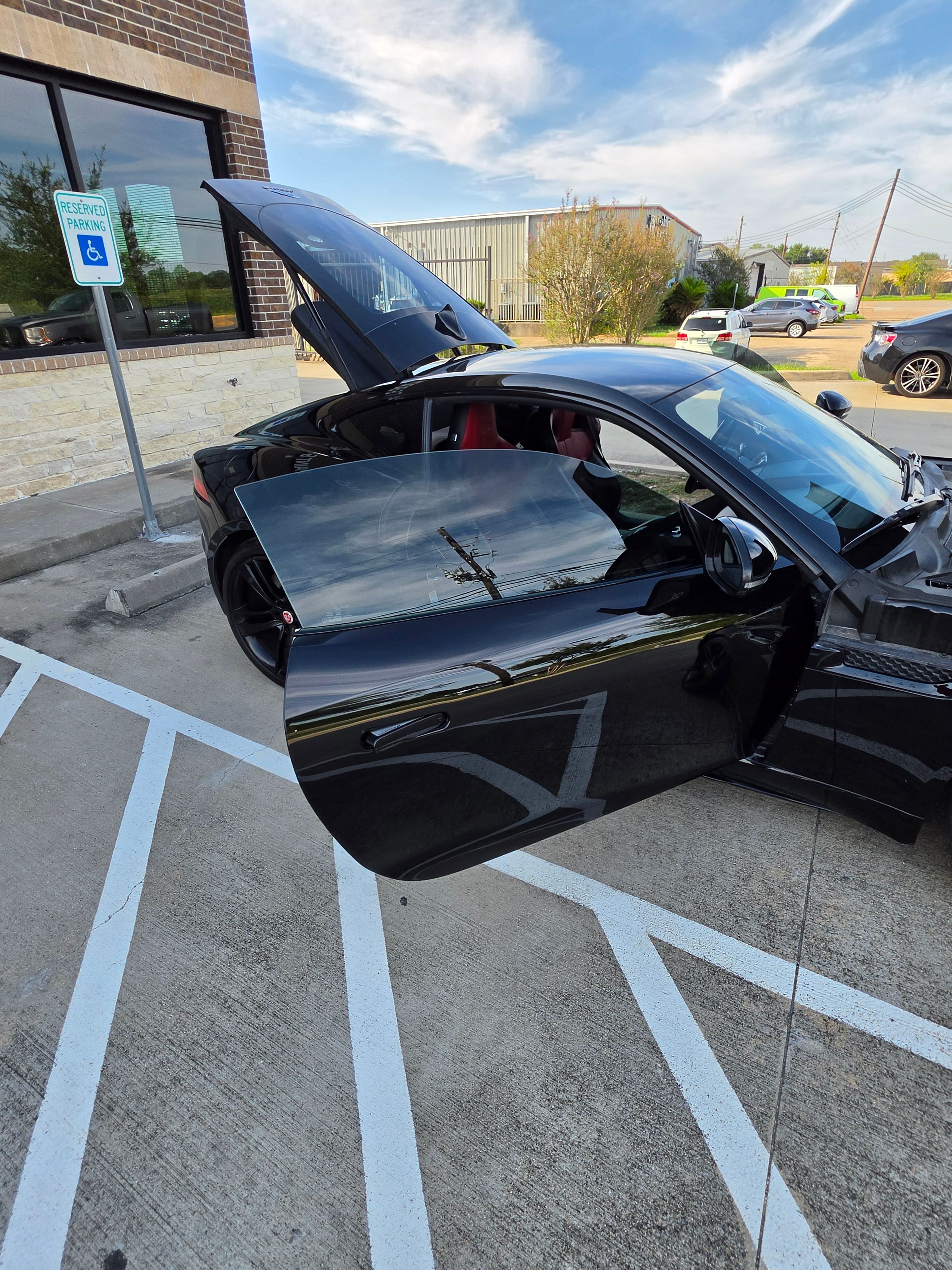 Used 2015 Jaguar F-TYPE R RWD image 2