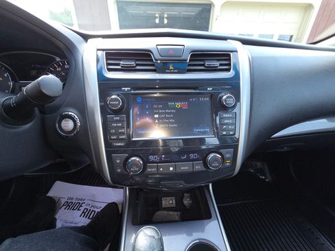 Used 2014 Nissan Altima 2.5 SL w/ Technology Package image 16