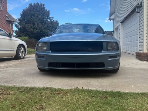 Used 2006 Ford Mustang GT Premium image 2