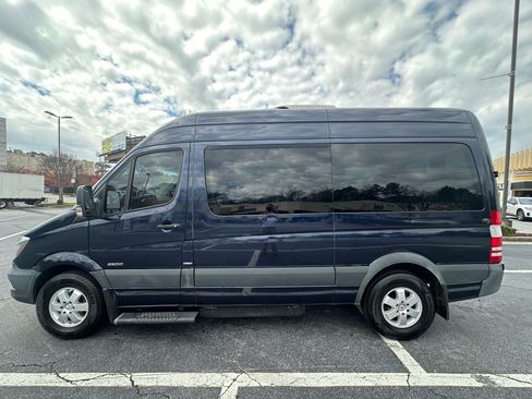 Used 2016 Mercedes-Benz Sprinter 2500 image 9