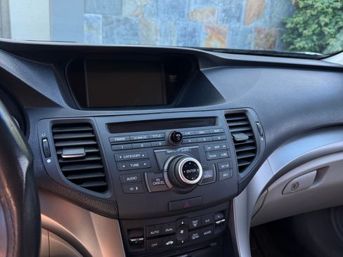 Used 2010 Acura TSX Sedan image 9