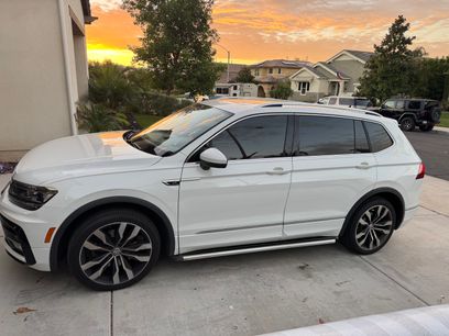 Used 2018 Volkswagen Tiguan SEL Premium w/ R-Line Package