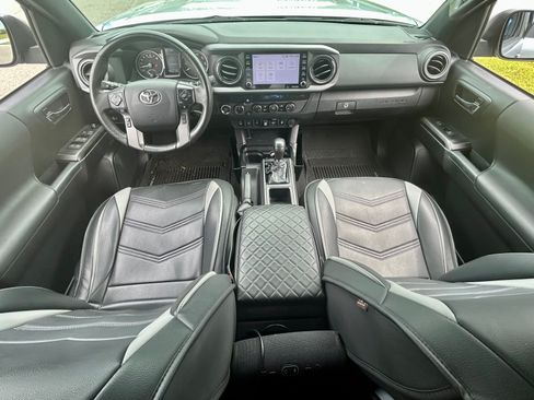 Used 2021 Toyota Tacoma TRD Sport image 14