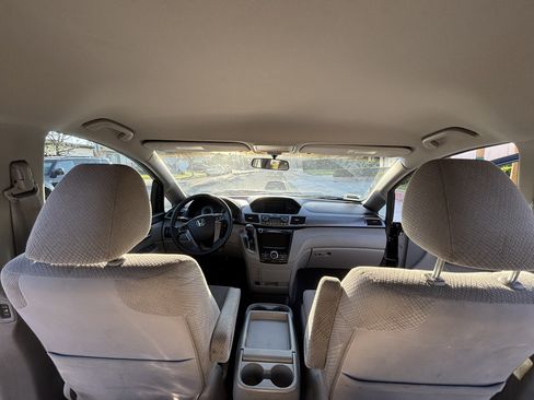 Used 2015 Honda Odyssey EX image 9