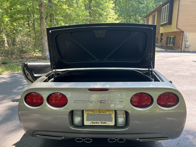 Used 2002 Chevrolet Corvette Convertible w/ Preferred Equipment Group2 RWD image 19