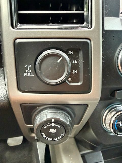 Used 2017 Ford F150 Lariat w/ Equipment Group 502A Luxury AWD/4WD image 24