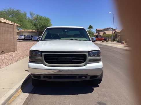 Used 2001 GMC Sierra 1500 4x4 Extended Cab w/ Convenience Plus Group image 2