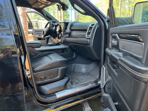 Used 2021 RAM 3500 Laramie AWD/4WD image 4