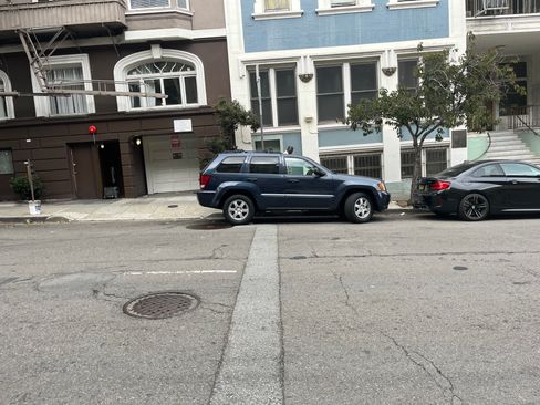 Used 2009 Jeep Grand Cherokee Laredo image 1