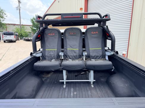 Used 2018 Toyota Tundra SR5 w/ SR5 Upgrade Package AWD/4WD image 12