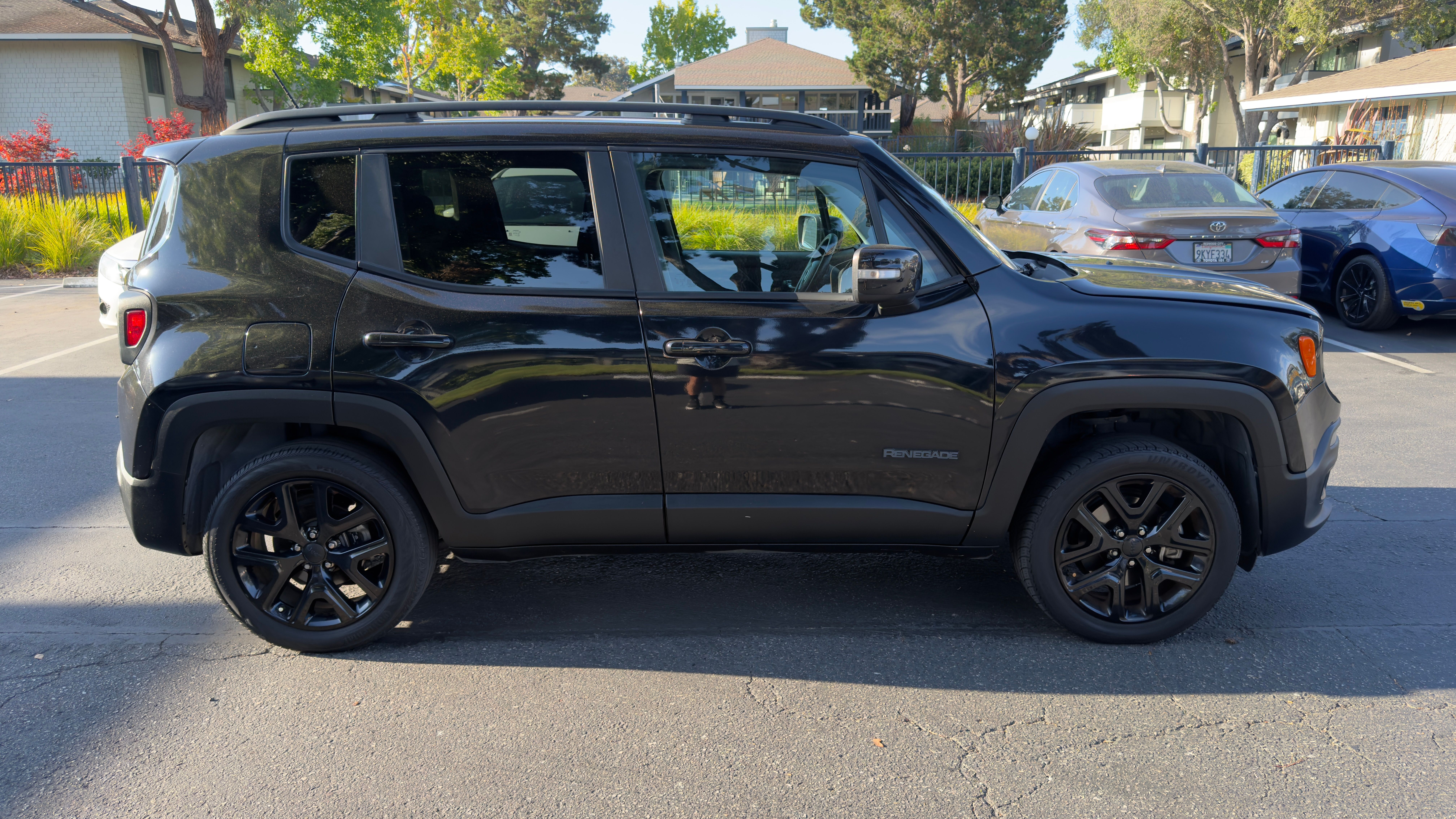 Used 2016 Jeep Renegade Latitude AWD/4WD image 8