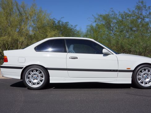 Used 1997 BMW M3 Coupe image 2
