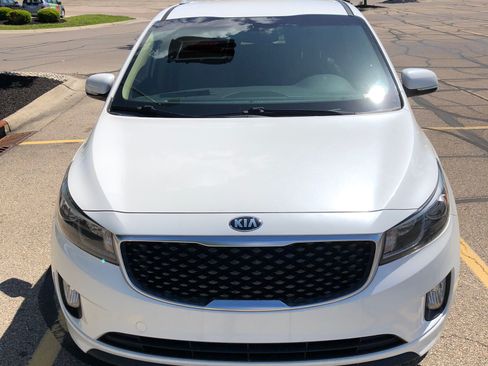 Used 2016 Kia Sedona SX FWD image 2
