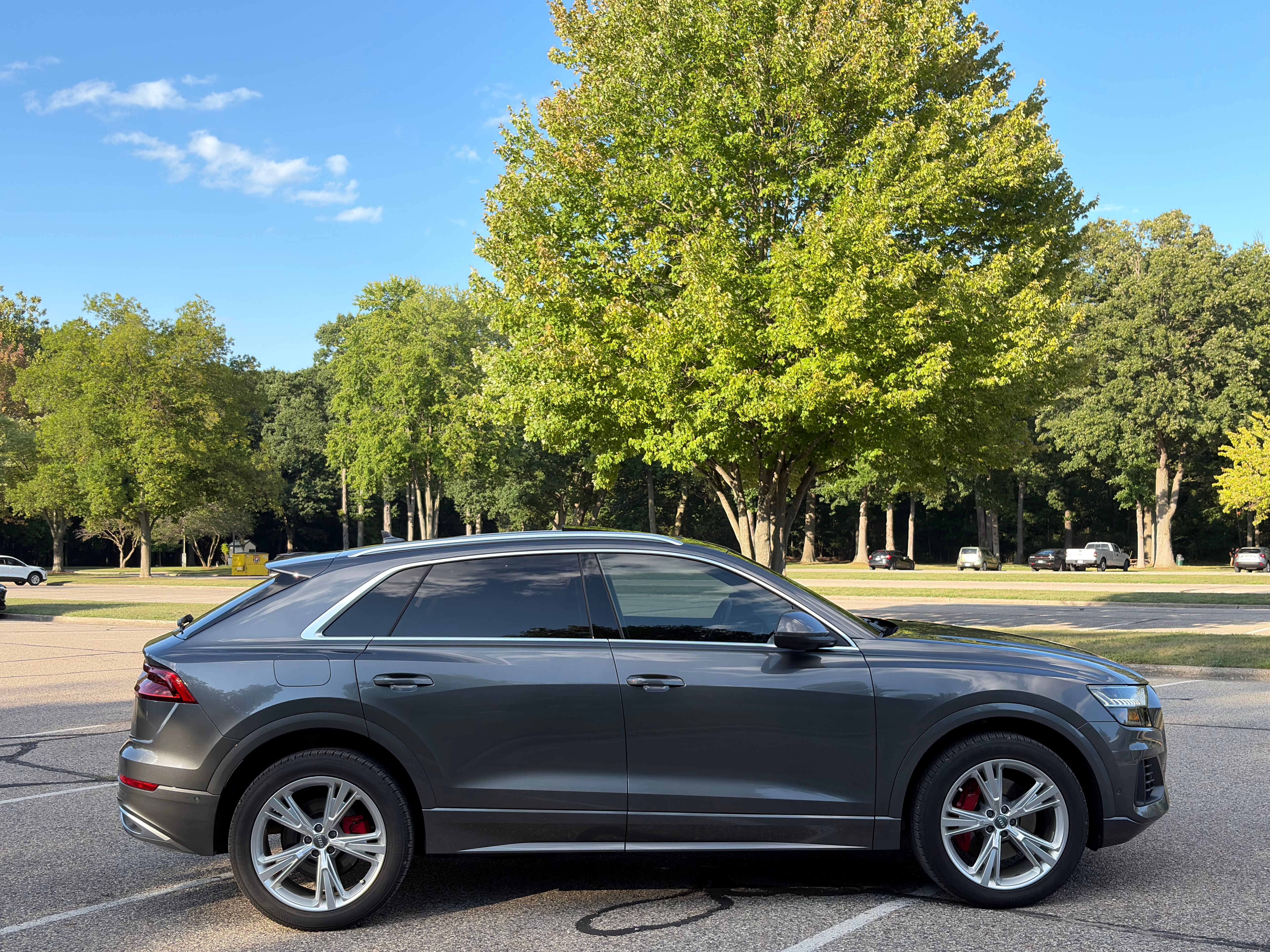 Used 2019 Audi Q8 Prestige w/ Luxury Package AWD/4WD image 6