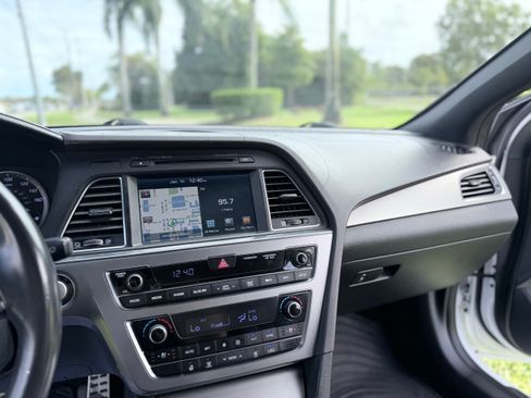 Used 2016 Hyundai Sonata Limited 2.0T image 5