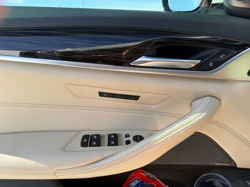 Used 2019 BMW 530i w/ Convenience Package image 16