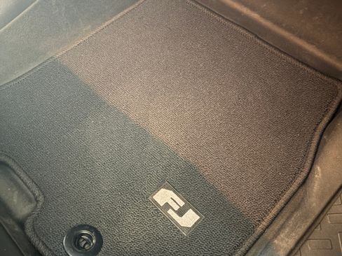 Used 2014 Toyota FJ Cruiser 4WD image 28