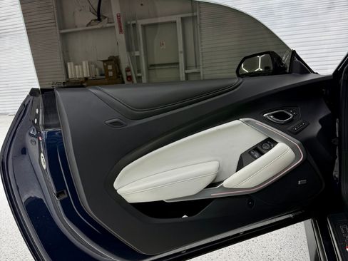 Used 2016 Chevrolet Camaro SS image 12