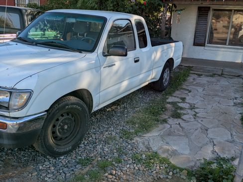 Used 1995 Toyota Tacoma 2WD Xtracab image 2