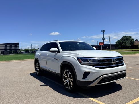 Used 2022 Volkswagen Atlas Cross Sport SEL AWD/4WD image 9