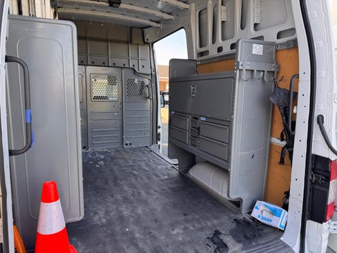 Used 2021 Nissan NV 2500 SV image 5