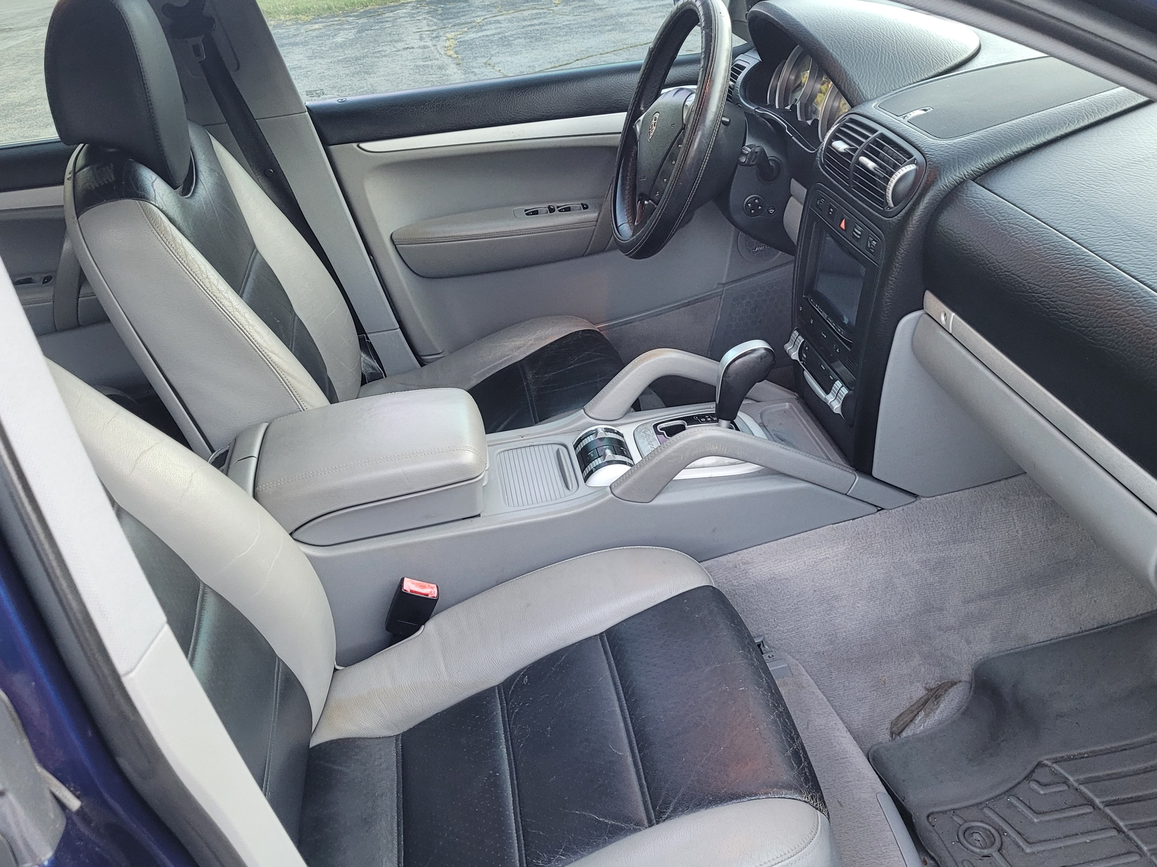 Used 2006 Porsche Cayenne S Titanium Edition AWD/4WD image 9