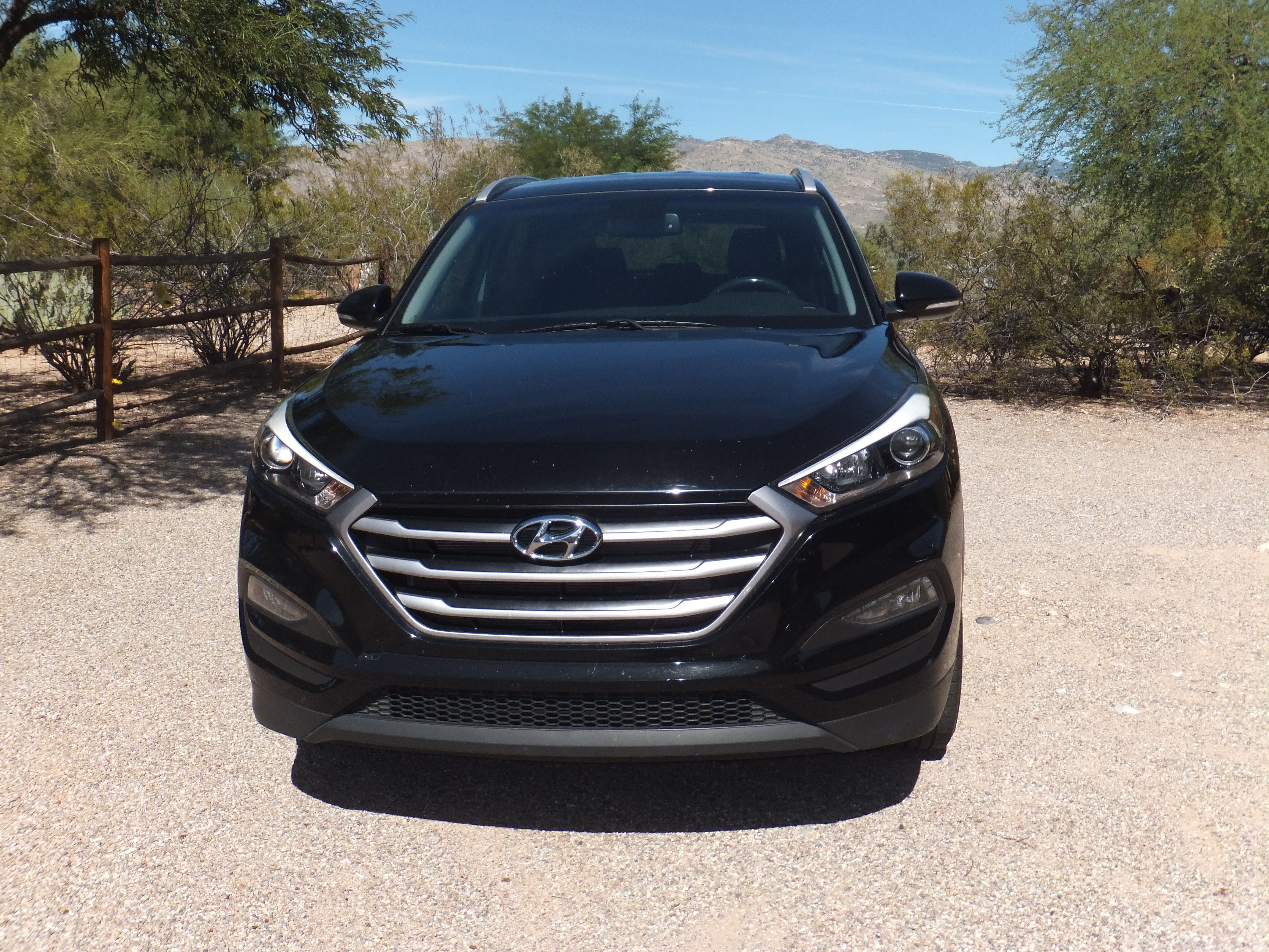 Used 2017 Hyundai Tucson SE Plus FWD image 1