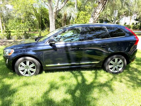 Used 2016 Volvo XC60 T6 w/ Climate Package AWD/4WD image 2