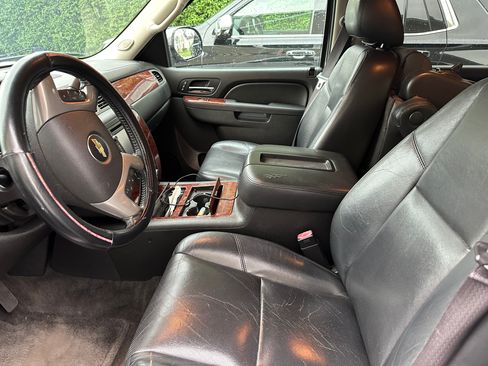 Used 2014 Chevrolet Tahoe LTZ AWD/4WD image 6