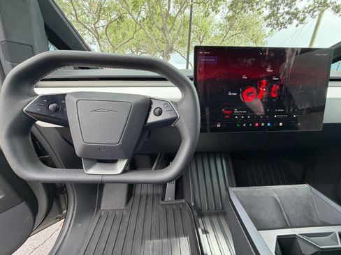 Used 2024 Tesla Cybertruck AWD Crew Cab image 13