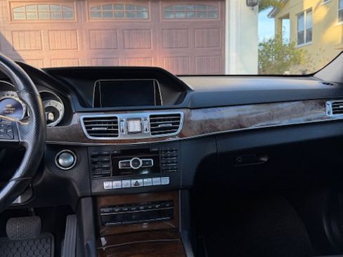 Used 2014 Mercedes-Benz E 350 4MATIC Sedan image 12