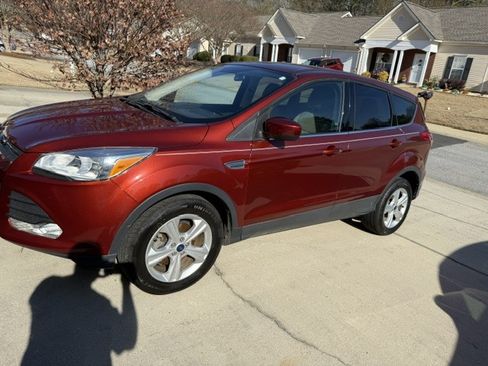Used 2016 Ford Escape SE FWD image 4