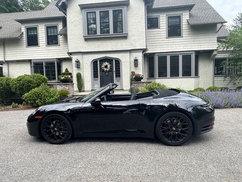 Used 2024 Porsche 911 Carrera image 9
