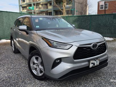 Used 2023 Toyota Highlander LE