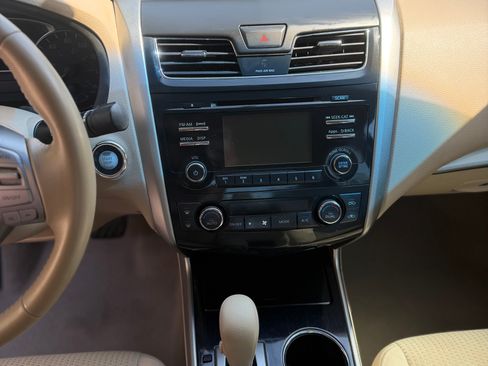 Used 2014 Nissan Altima 2.5 SV image 11