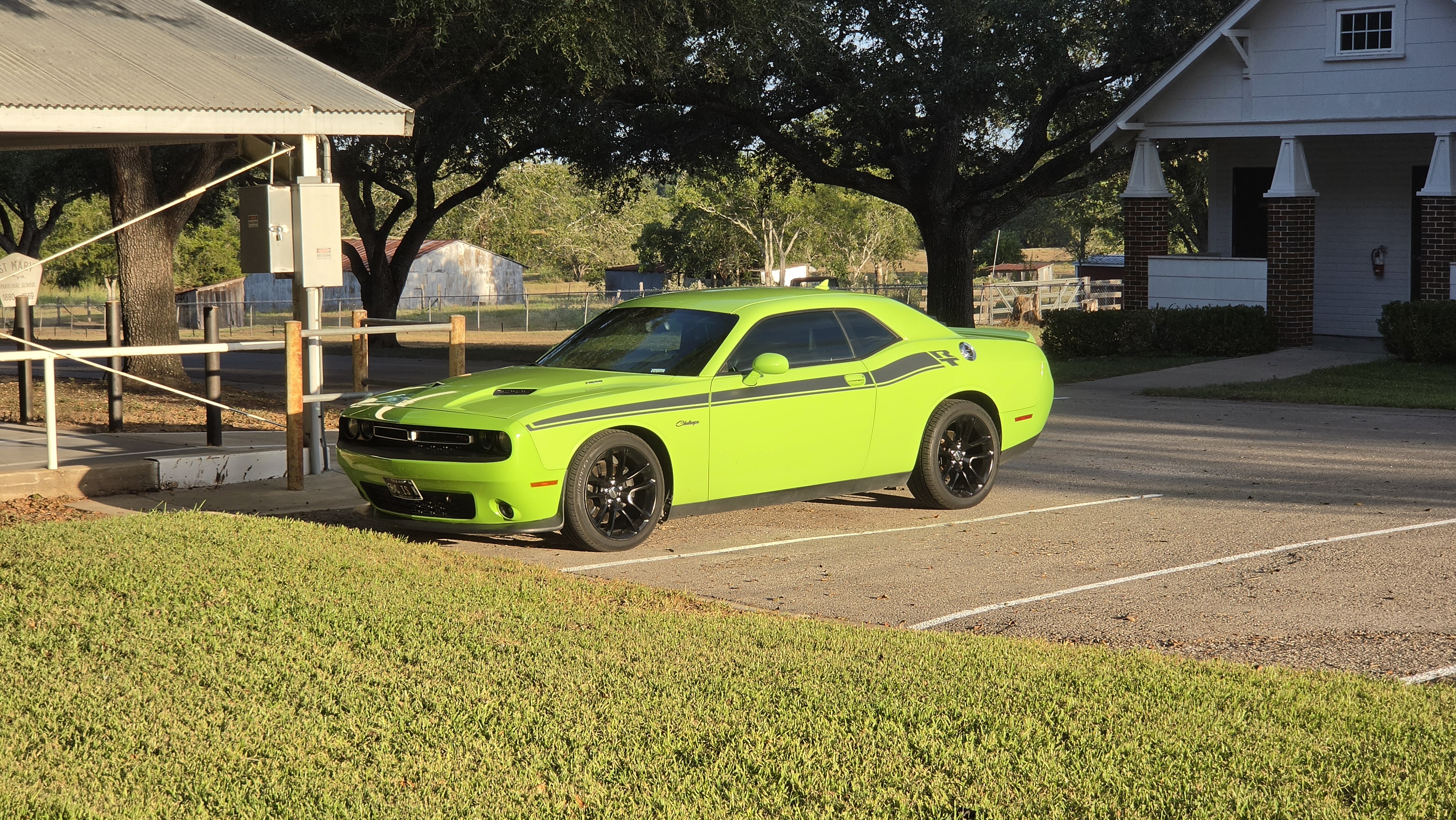 Used 2015 Dodge Challenger R/T Plus RWD image 1