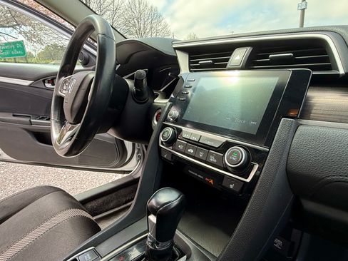 Used 2020 Honda Civic EX image 30