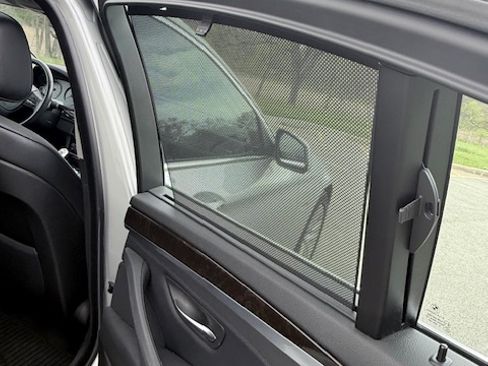 Used 2011 BMW 528i Sedan RWD image 17