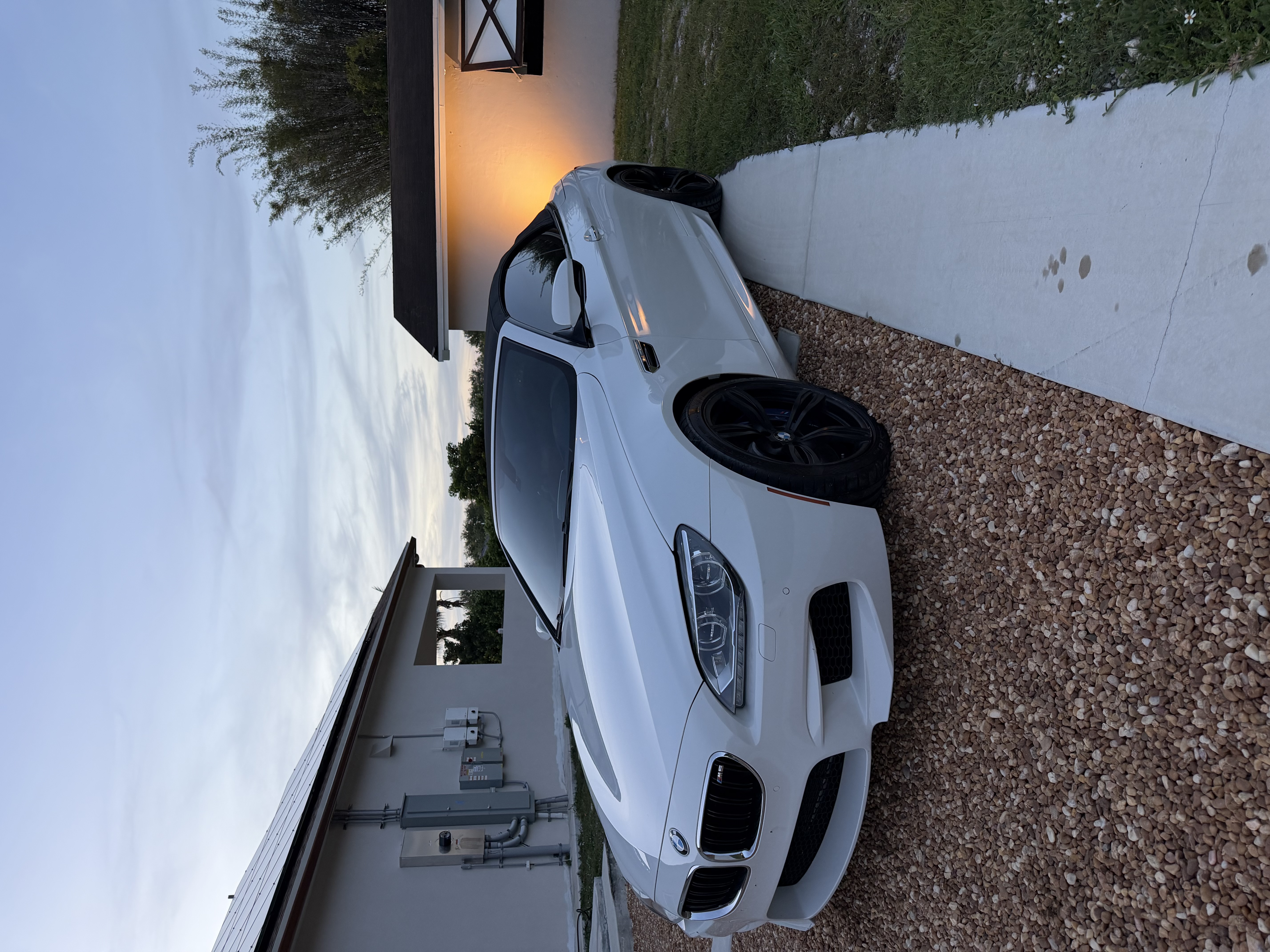 Used 2014 BMW M6 Convertible RWD image 1