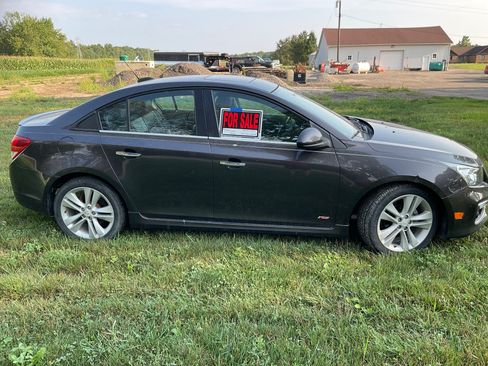 Used 2015 Chevrolet Cruze LTZ w/ Sun, Sound and Sport Package FWD image 9