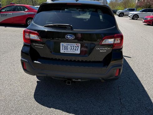 Used 2018 Subaru Outback 3.6R Limited image 2