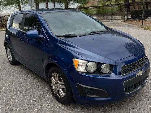 Used 2013 Chevrolet Sonic LT image 2