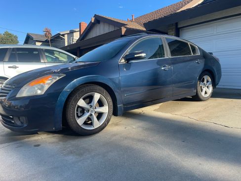 Used 2008 Nissan Altima 3.5 SE w/ Premium Pkg FWD image 1