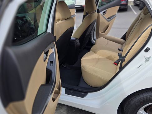 Used 2013 Hyundai Elantra GLS image 11