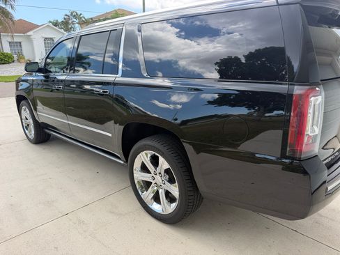Used 2018 GMC Yukon XL Denali w/ Open Road Package AWD/4WD image 4