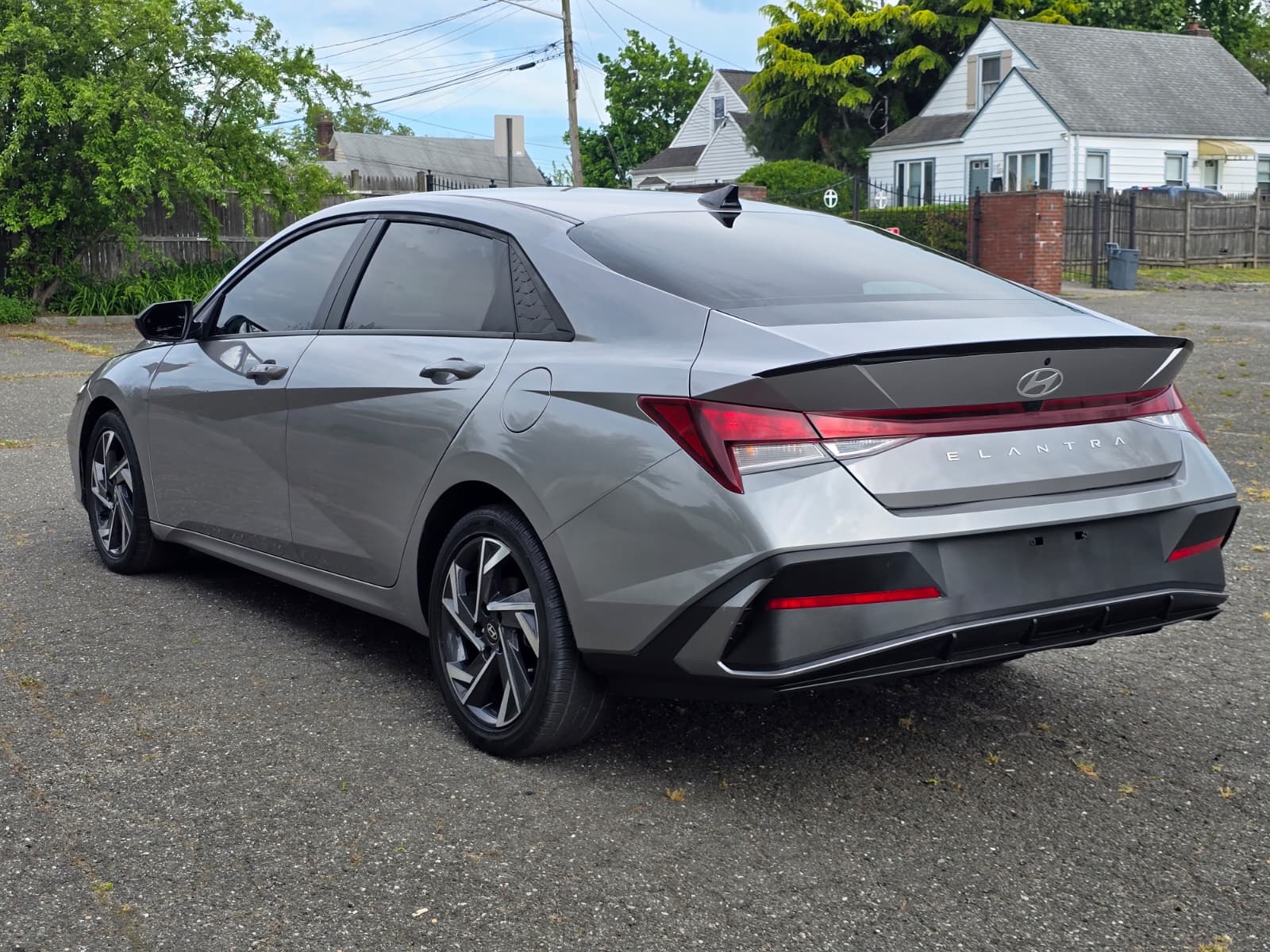 Used 2025 Hyundai Elantra Sport FWD image 8